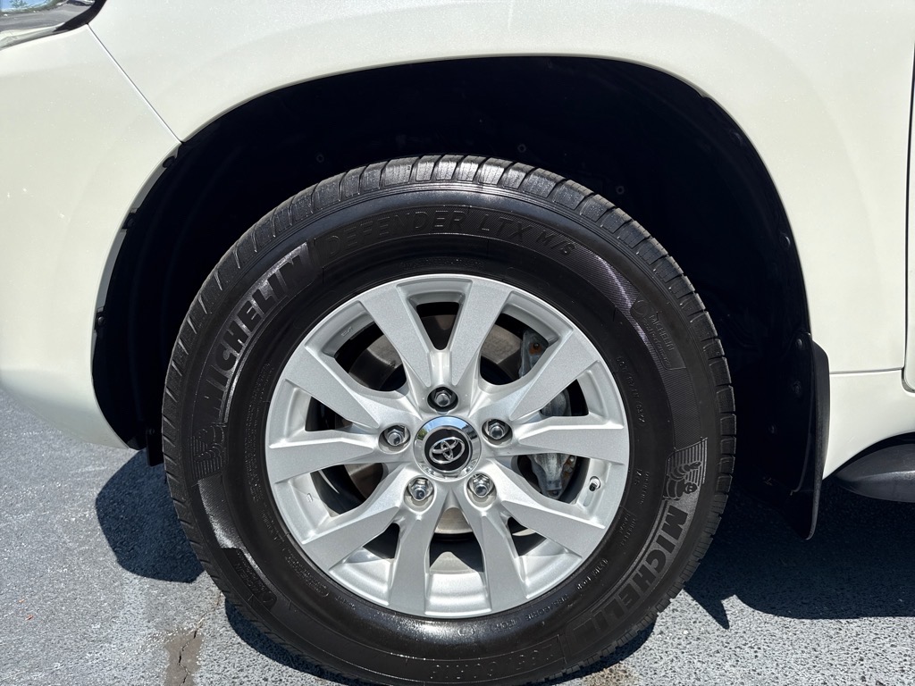 2021 Toyota Land Cruiser Base