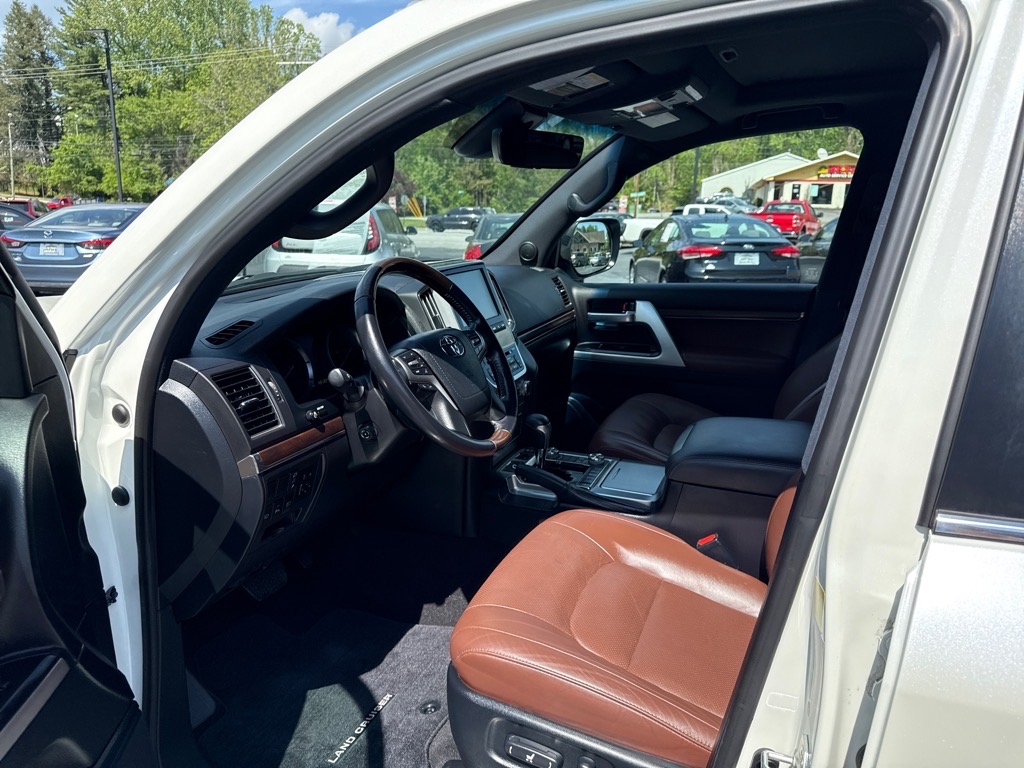 2021 Toyota Land Cruiser Base