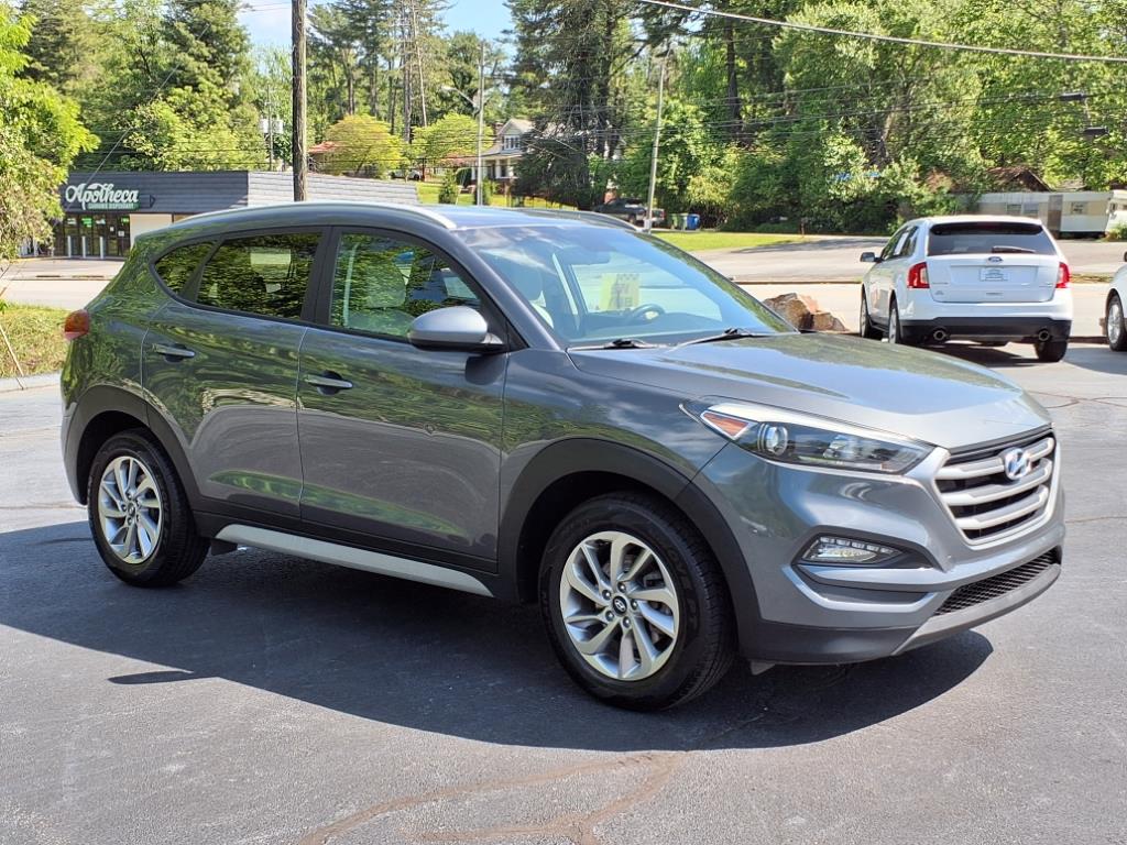 2018 Hyundai TUCSON SE