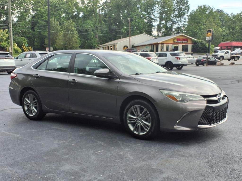 2016 Toyota Camry SE