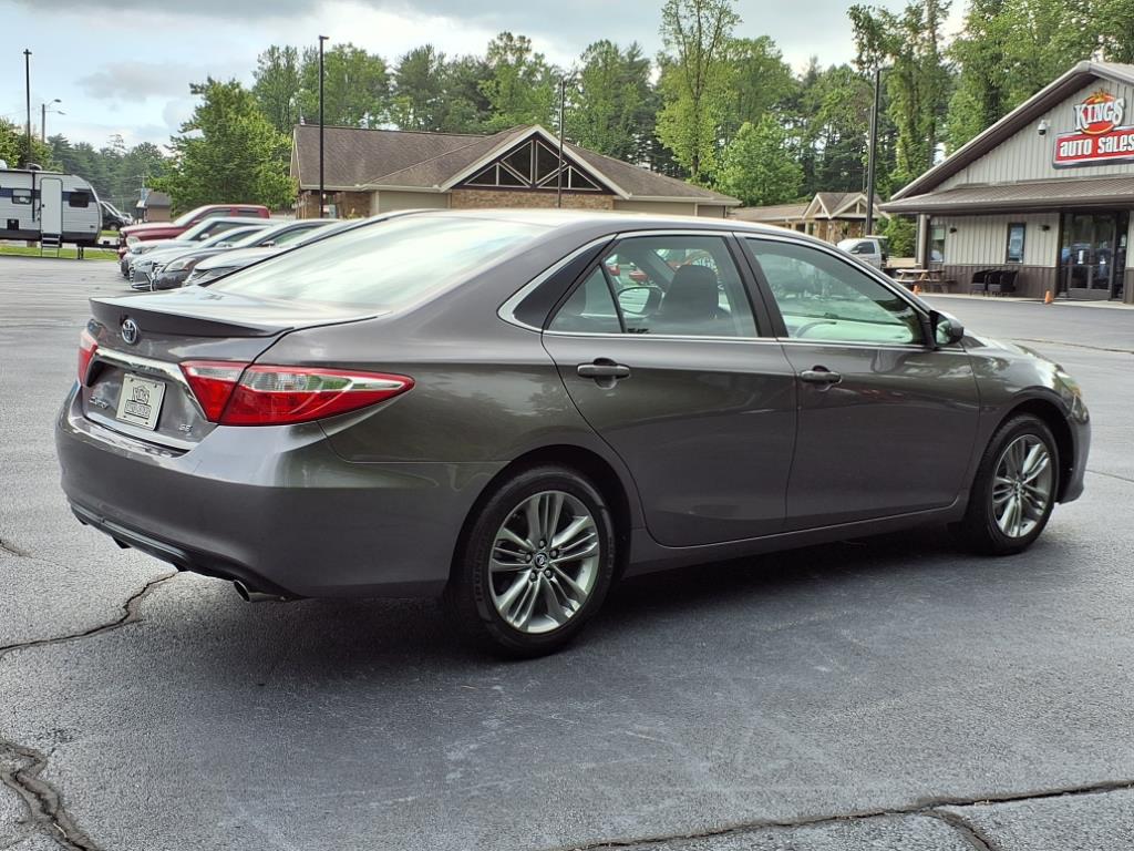 2016 Toyota Camry SE