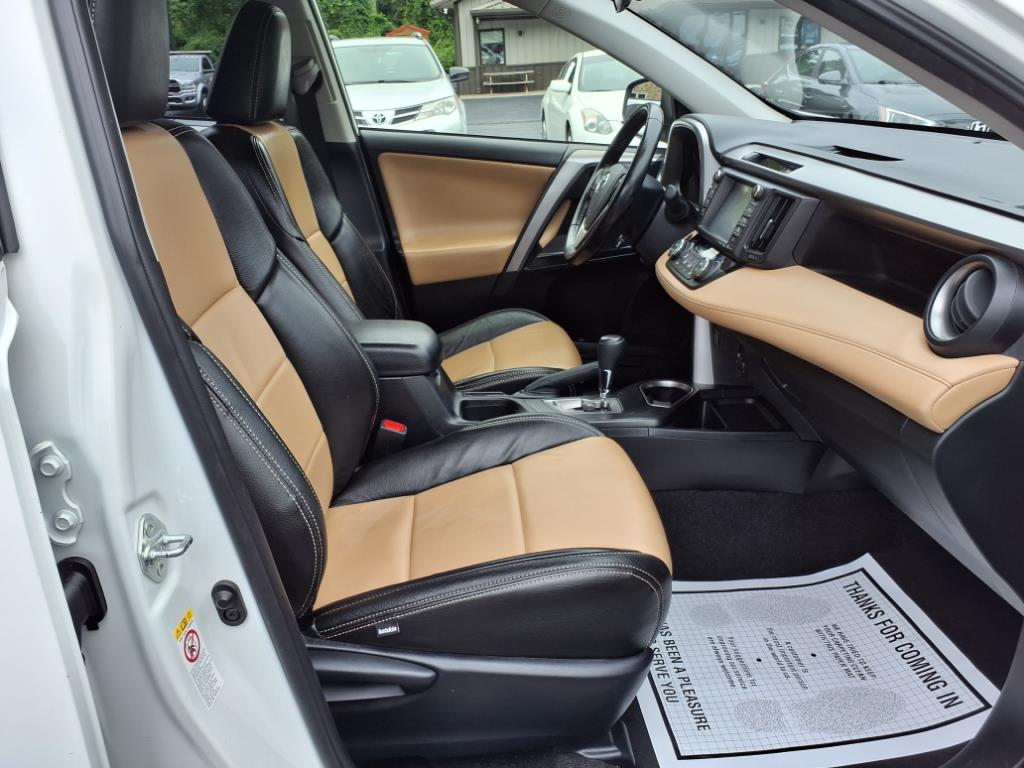 2018 Toyota RAV4 XLE photo 3