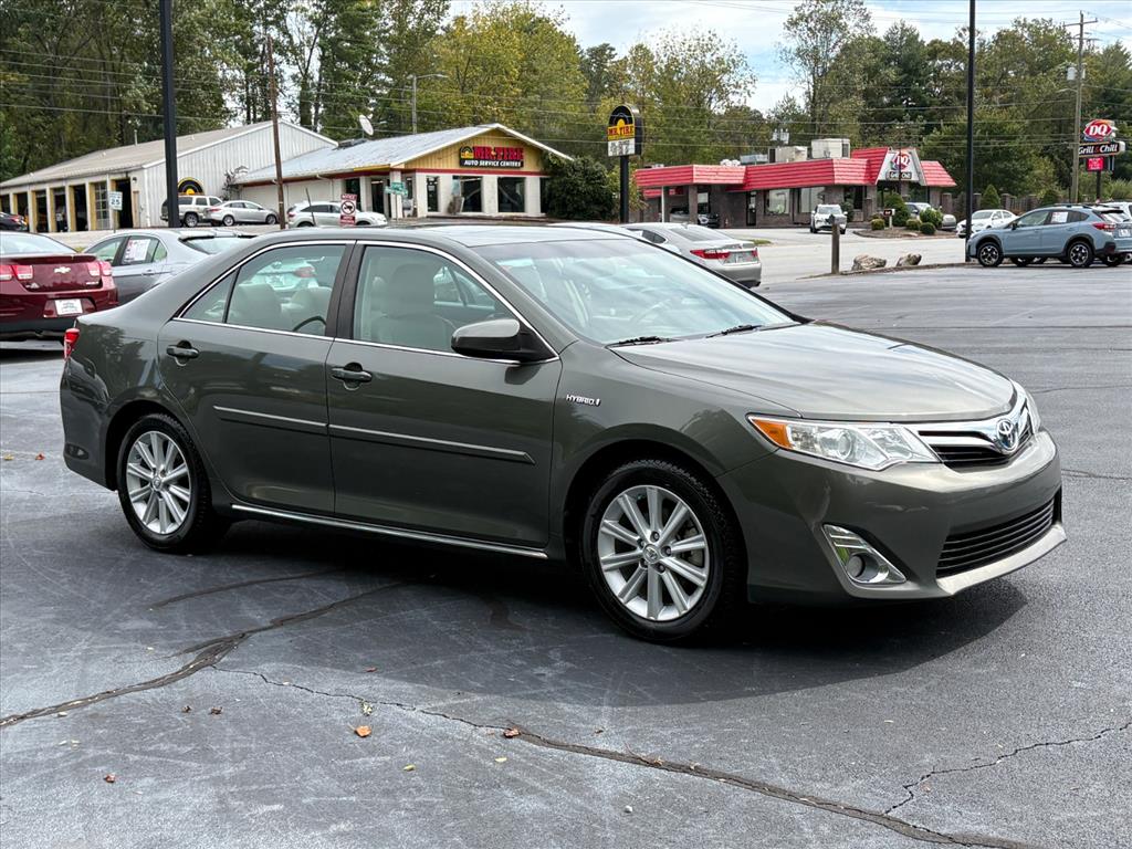 2013 Toyota Camry Hybrid XLE