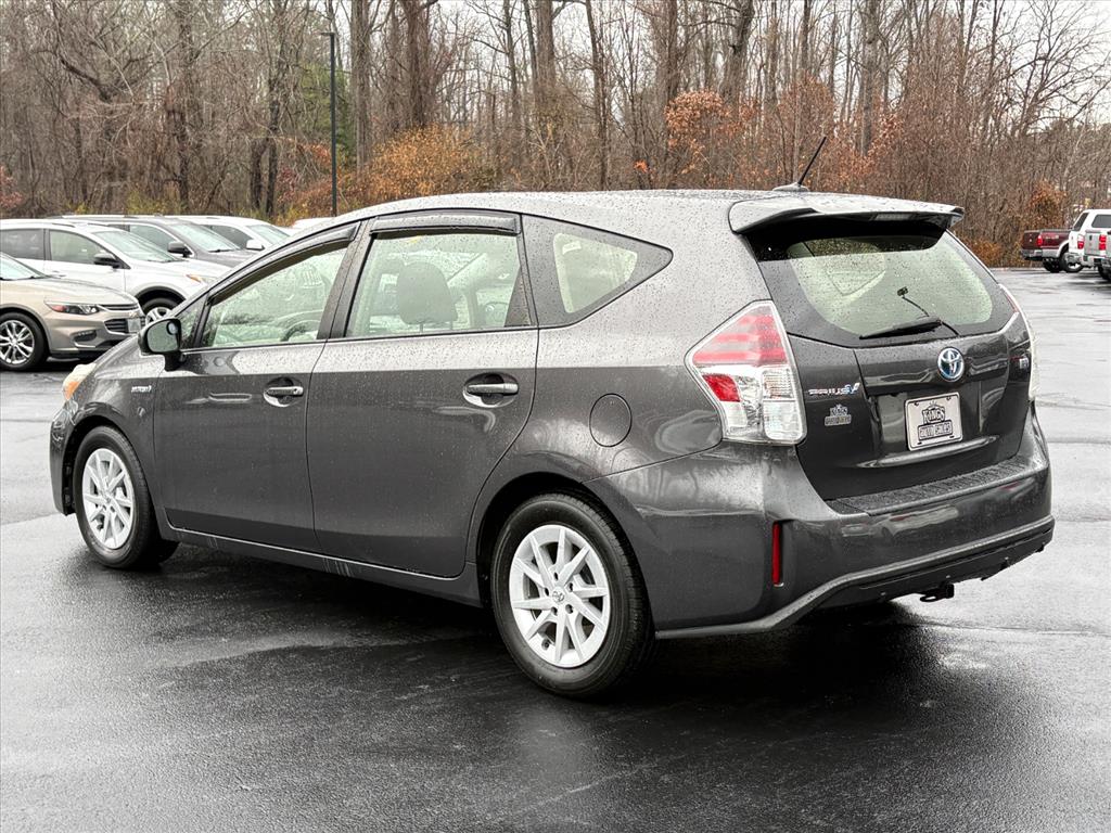 2015 Toyota Prius v Two