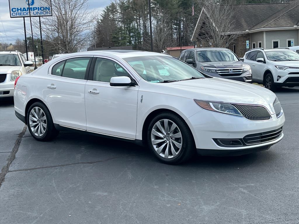 2015 Lincoln MKS Base