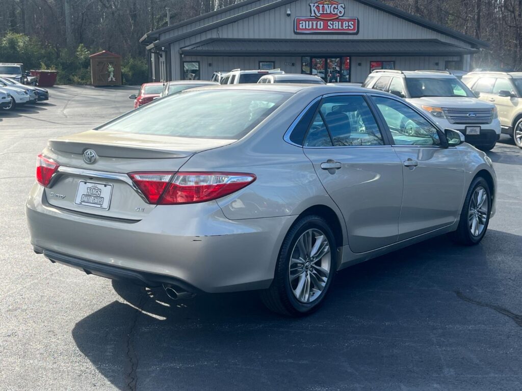 2015 Toyota Camry SE