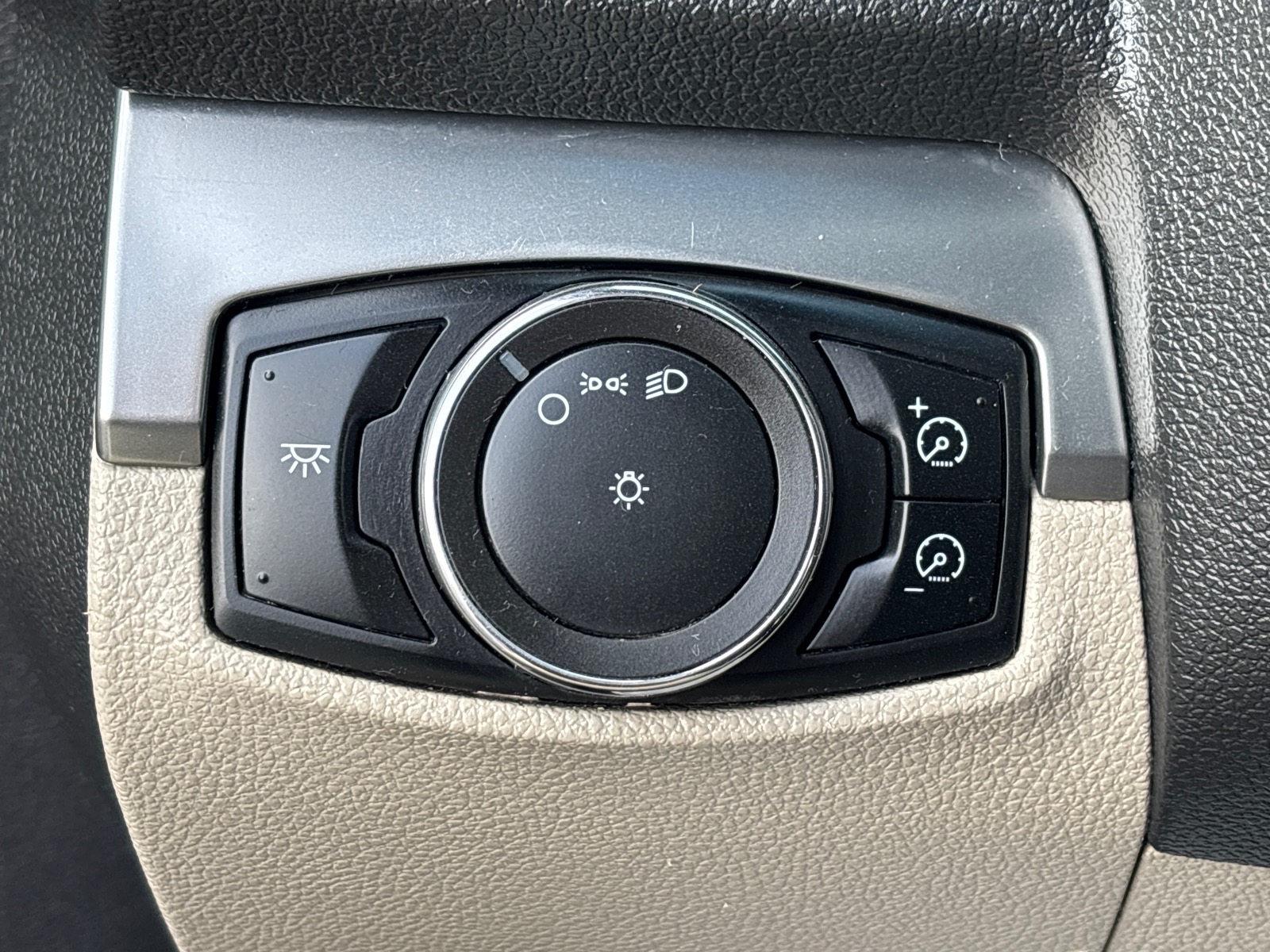 2012 Ford Explorer Base - Photo 15