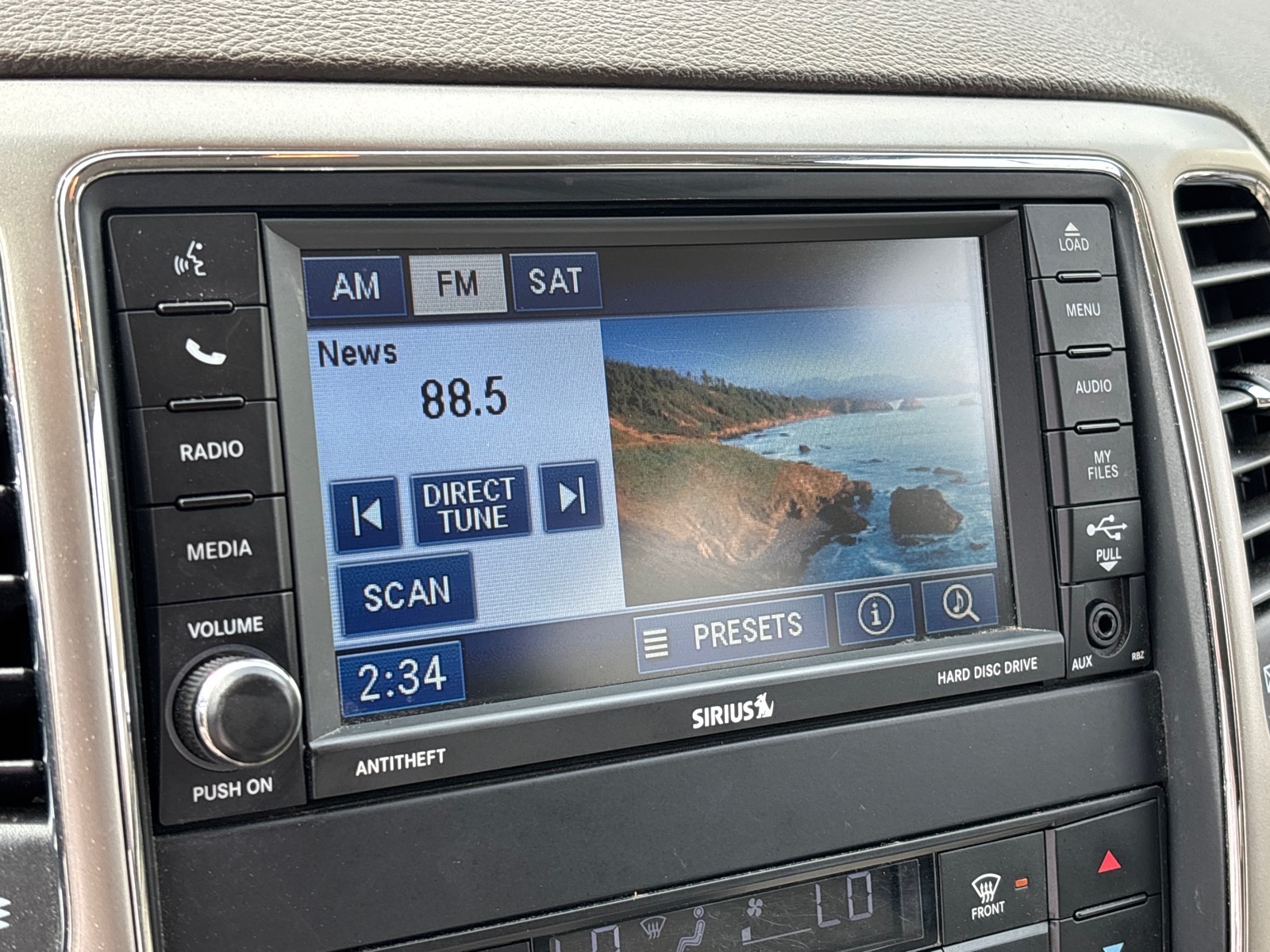 2012 Jeep Grand Cherokee Laredo - Photo 11