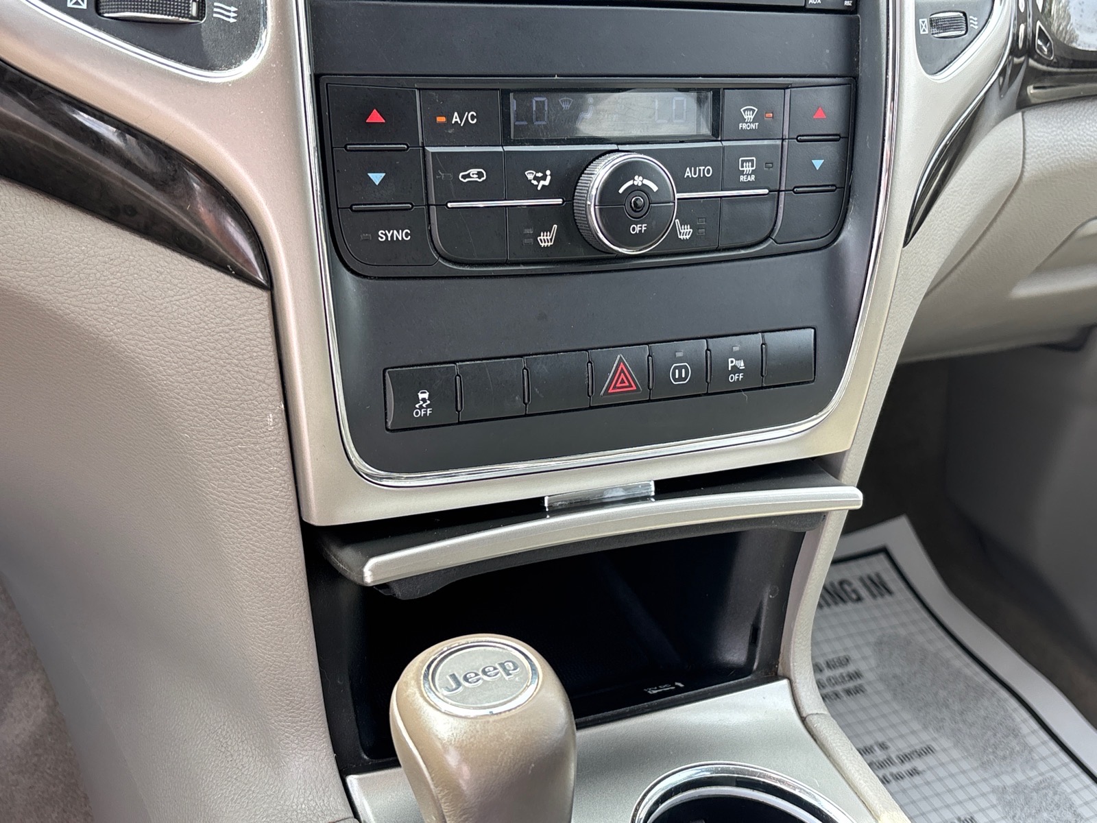 2012 Jeep Grand Cherokee Laredo - Photo 14