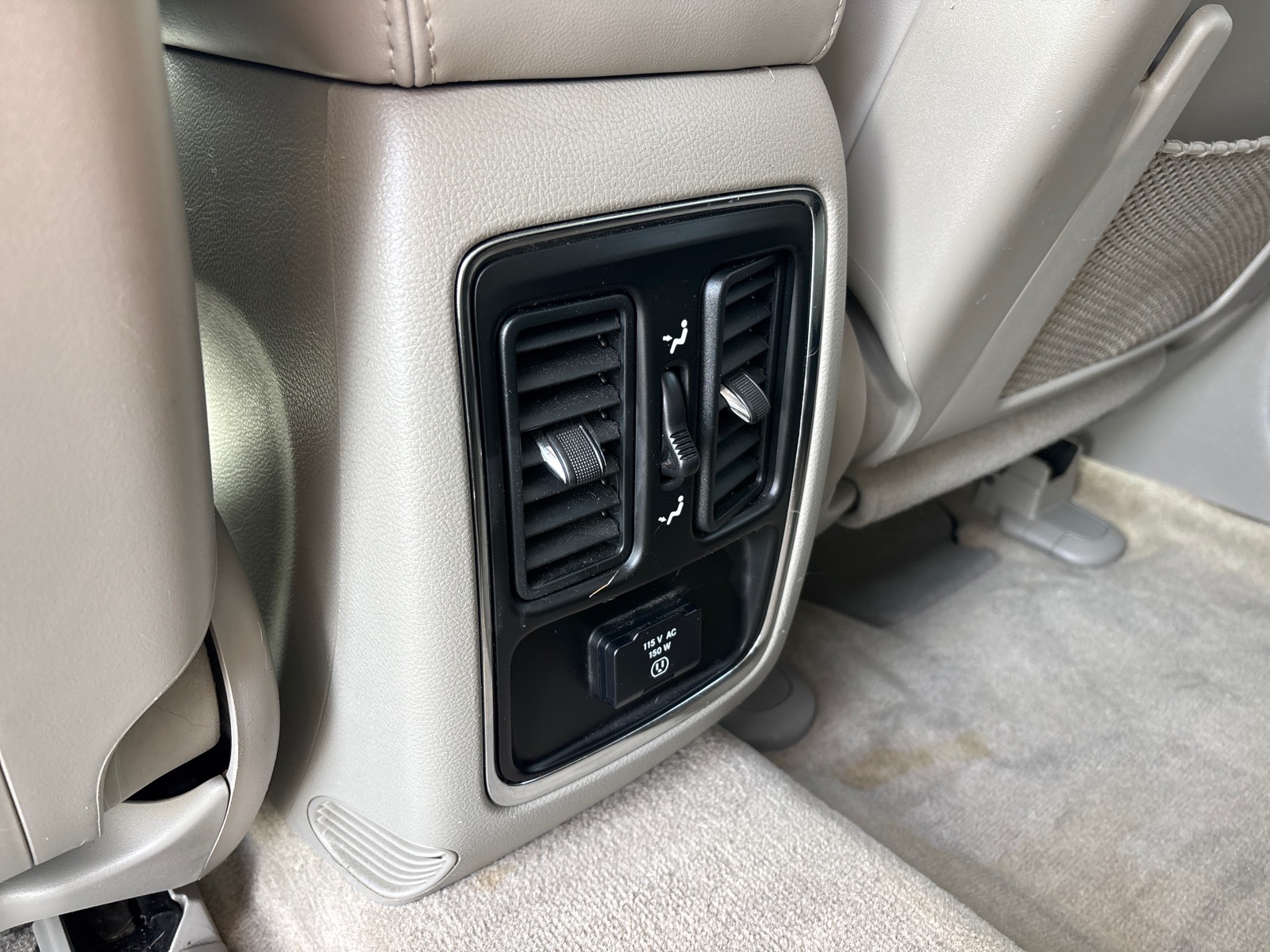 2012 Jeep Grand Cherokee Laredo - Photo 19