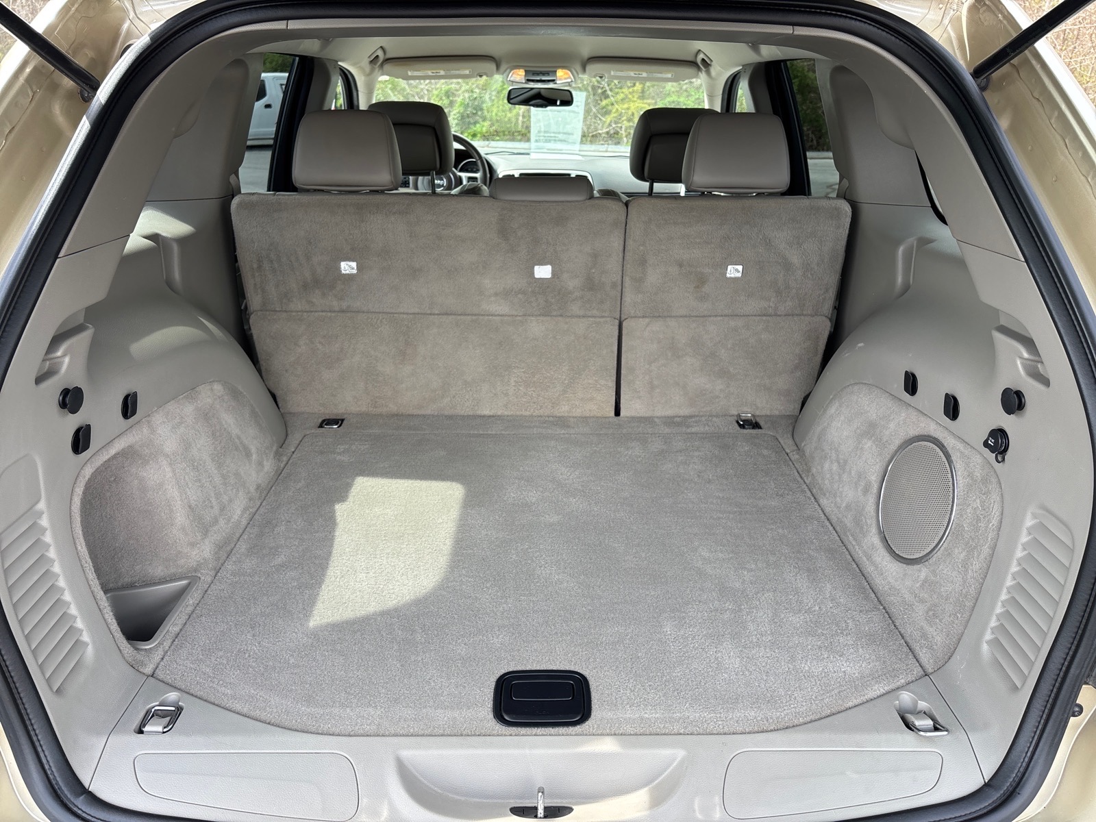2012 Jeep Grand Cherokee Laredo - Photo 20