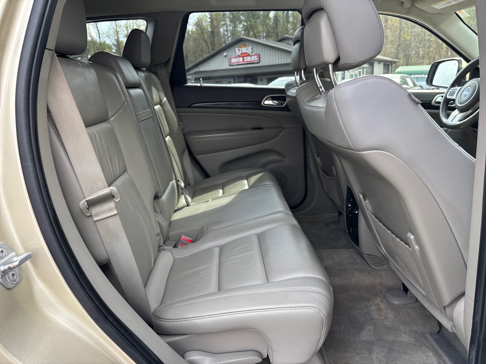 2012 Jeep Grand Cherokee Laredo - Photo 21