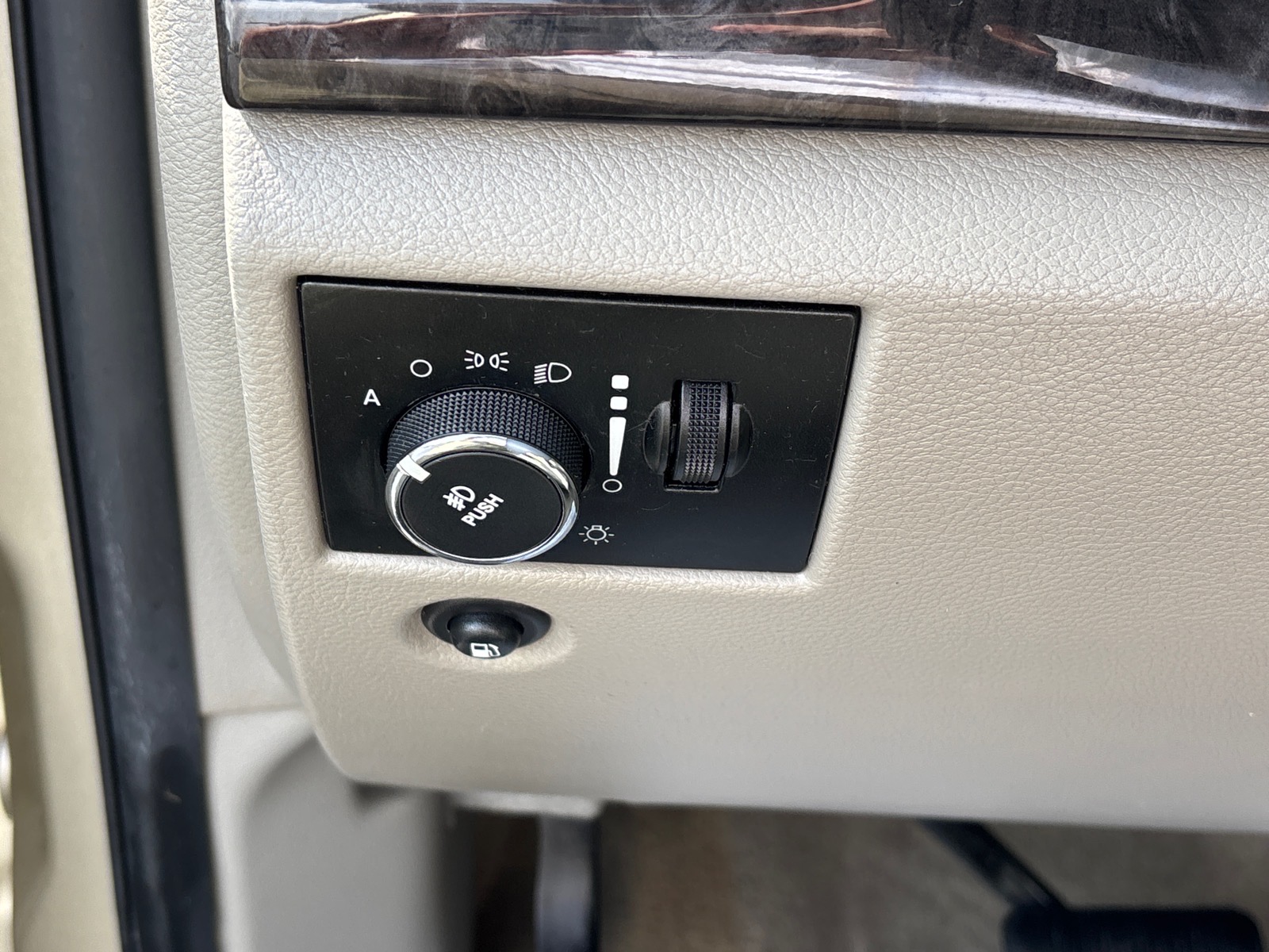 2012 Jeep Grand Cherokee Laredo - Photo 10