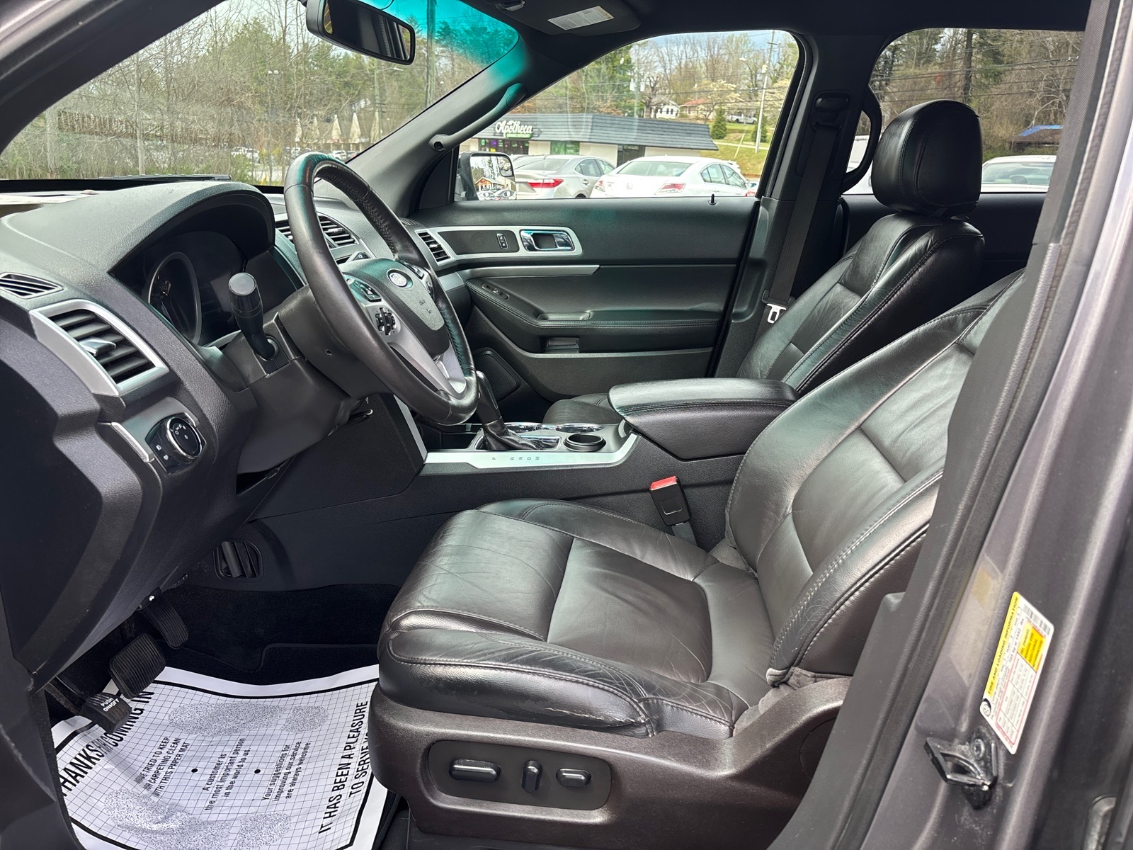 2014 Ford Explorer XLT - Photo 17