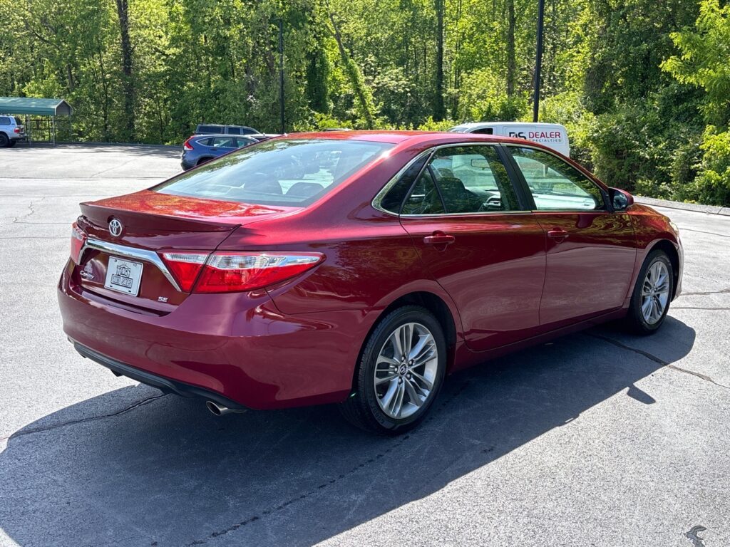2016 Toyota Camry SE
