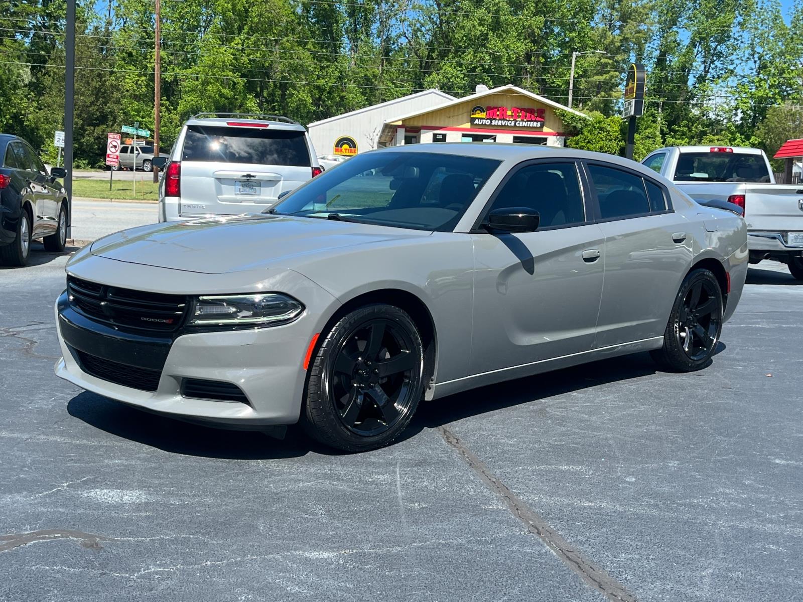 2017 Dodge Charger SE's photo