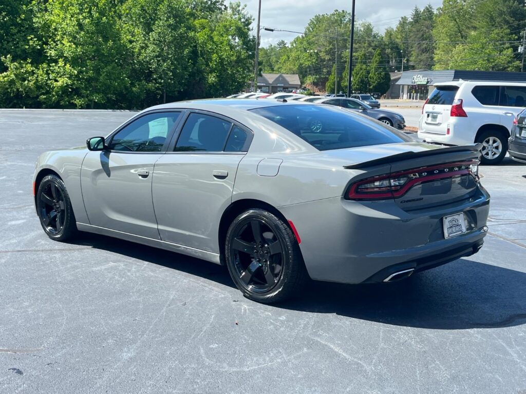 2017 Dodge Charger SE