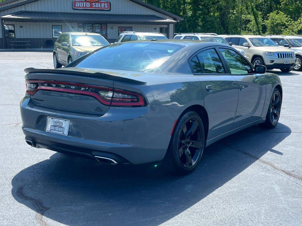 2017 Dodge Charger SE