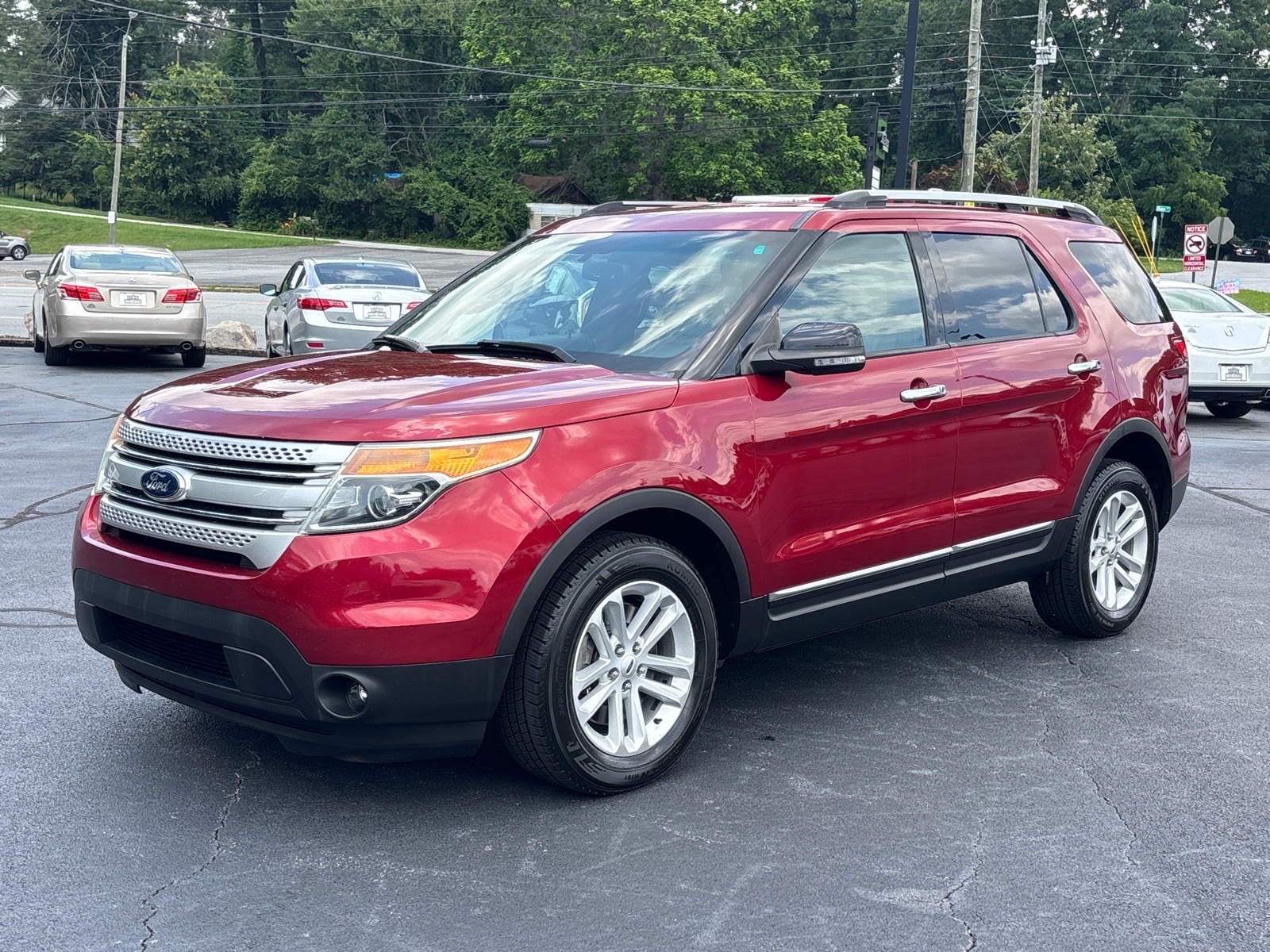 2014 Ford Explorer XLT 4x4's photo