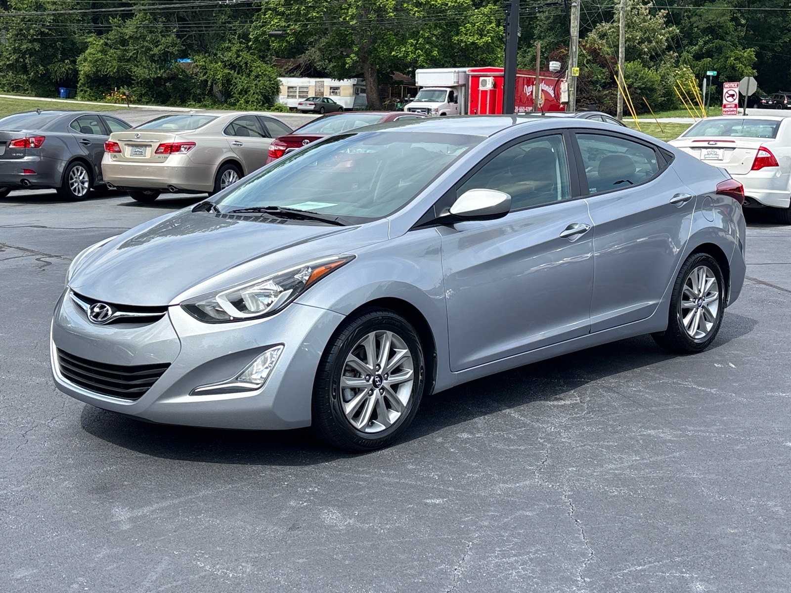 2015 Hyundai ELANTRA SE